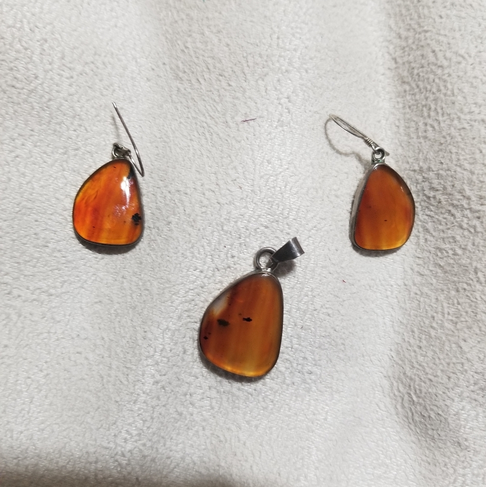 Earrings and pendant set